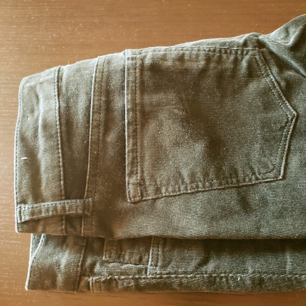 Modern skinny corduroy in deep forest color
